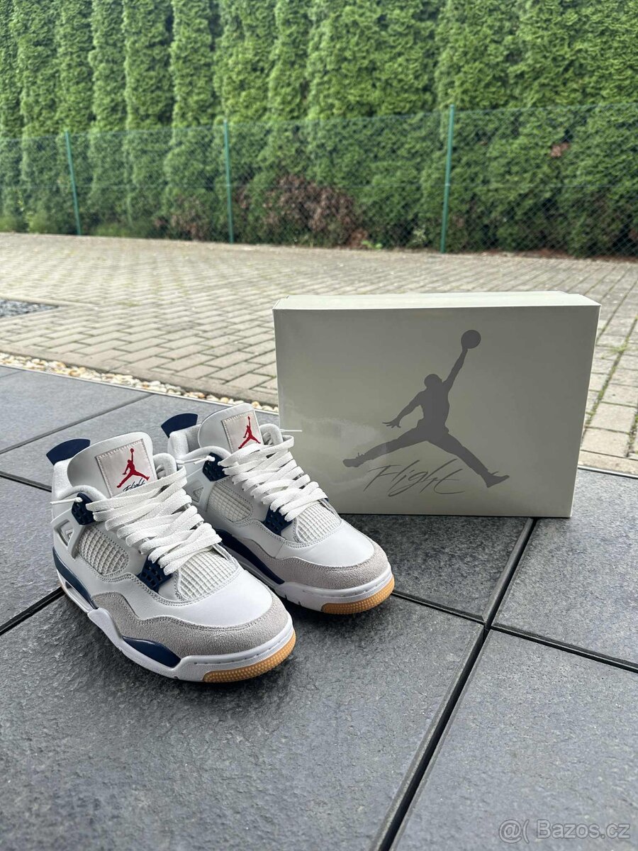 Nike SB x Air Jordan 4 Retro Summit White Navy