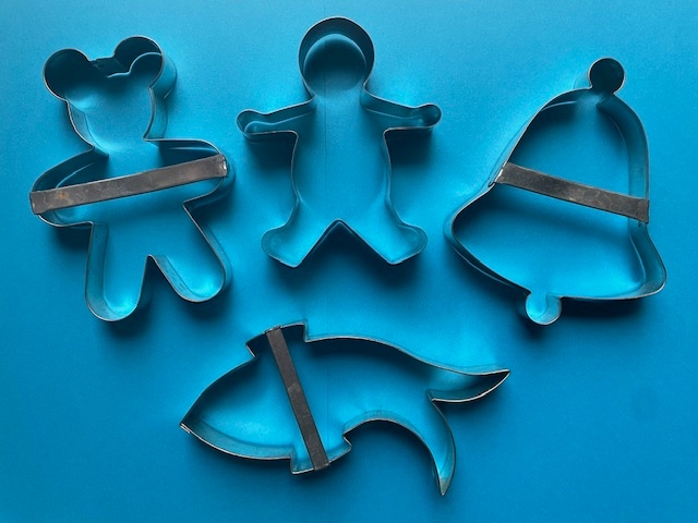 Vykrajovátka kovová - panáček, méďa, zvonek