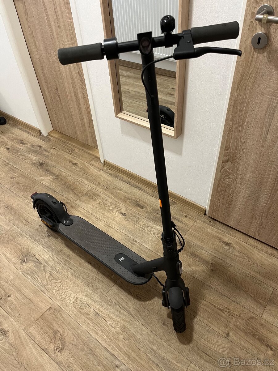 Elektrická koloběžka Xiaomi Essential