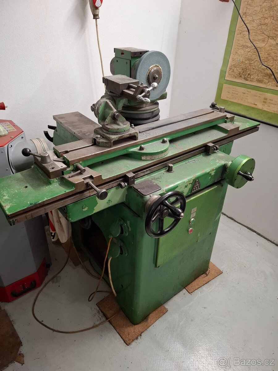 Nástrojářská bruska BN 102 TOS + příslušenství