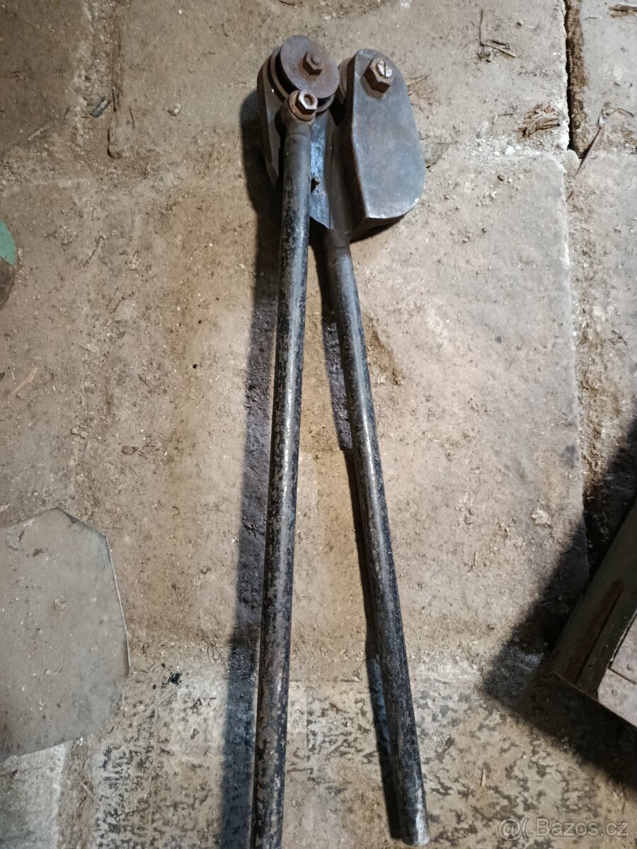 Historické kleště na falcování / rýhování plechu