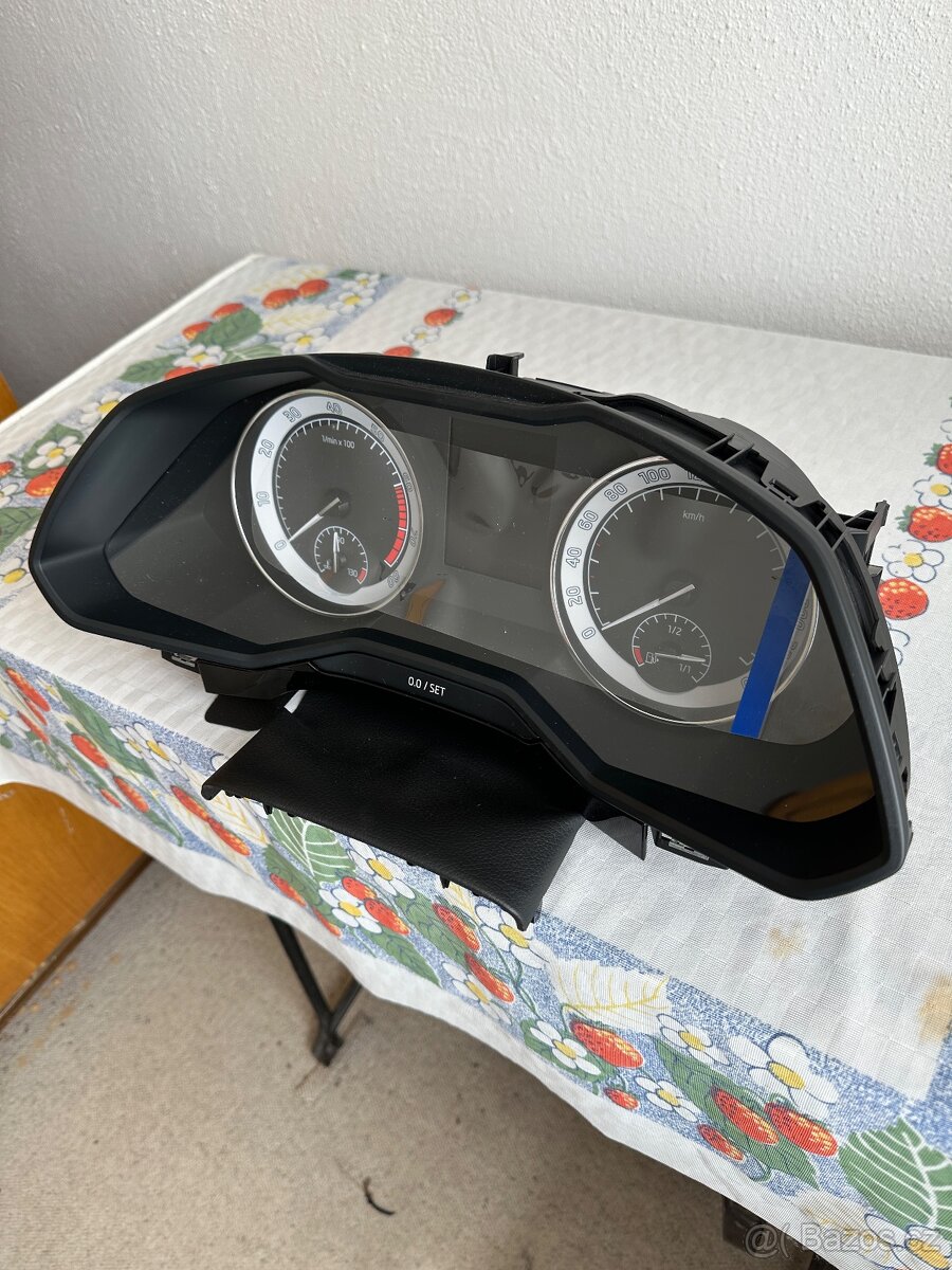 Budíky Škoda Superb 3