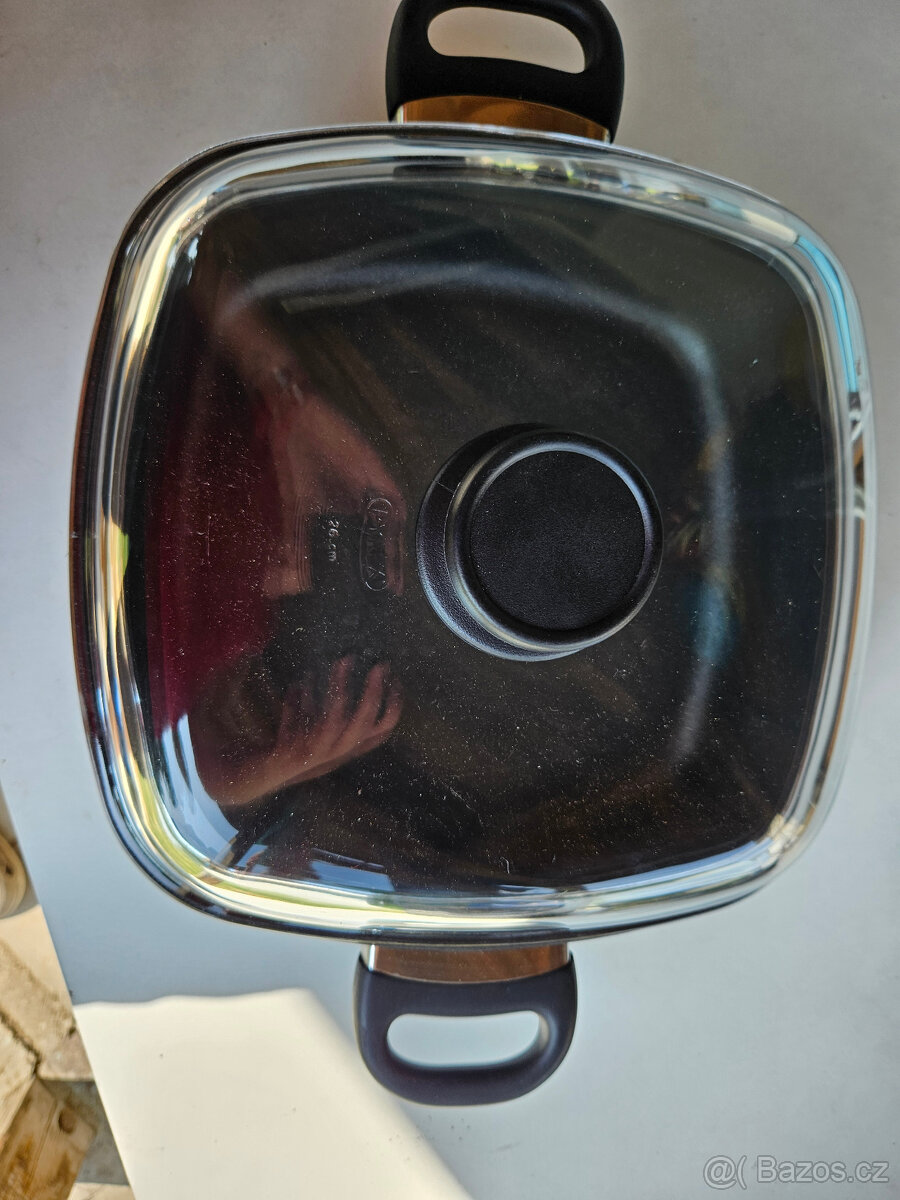 Pánev wok / hrnec čtvercový (2)