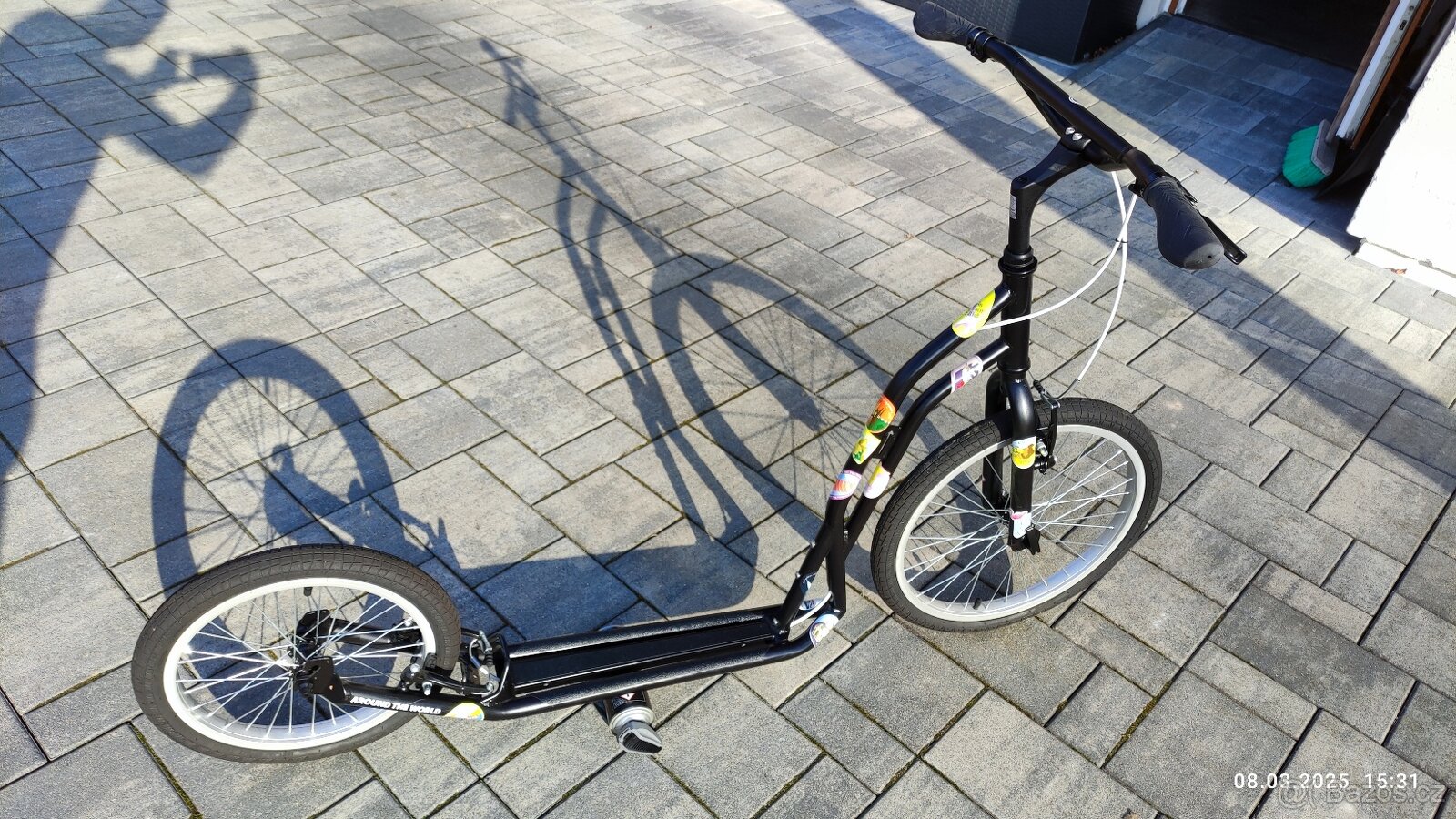 Koloběžka YEDOO Around the world 2016