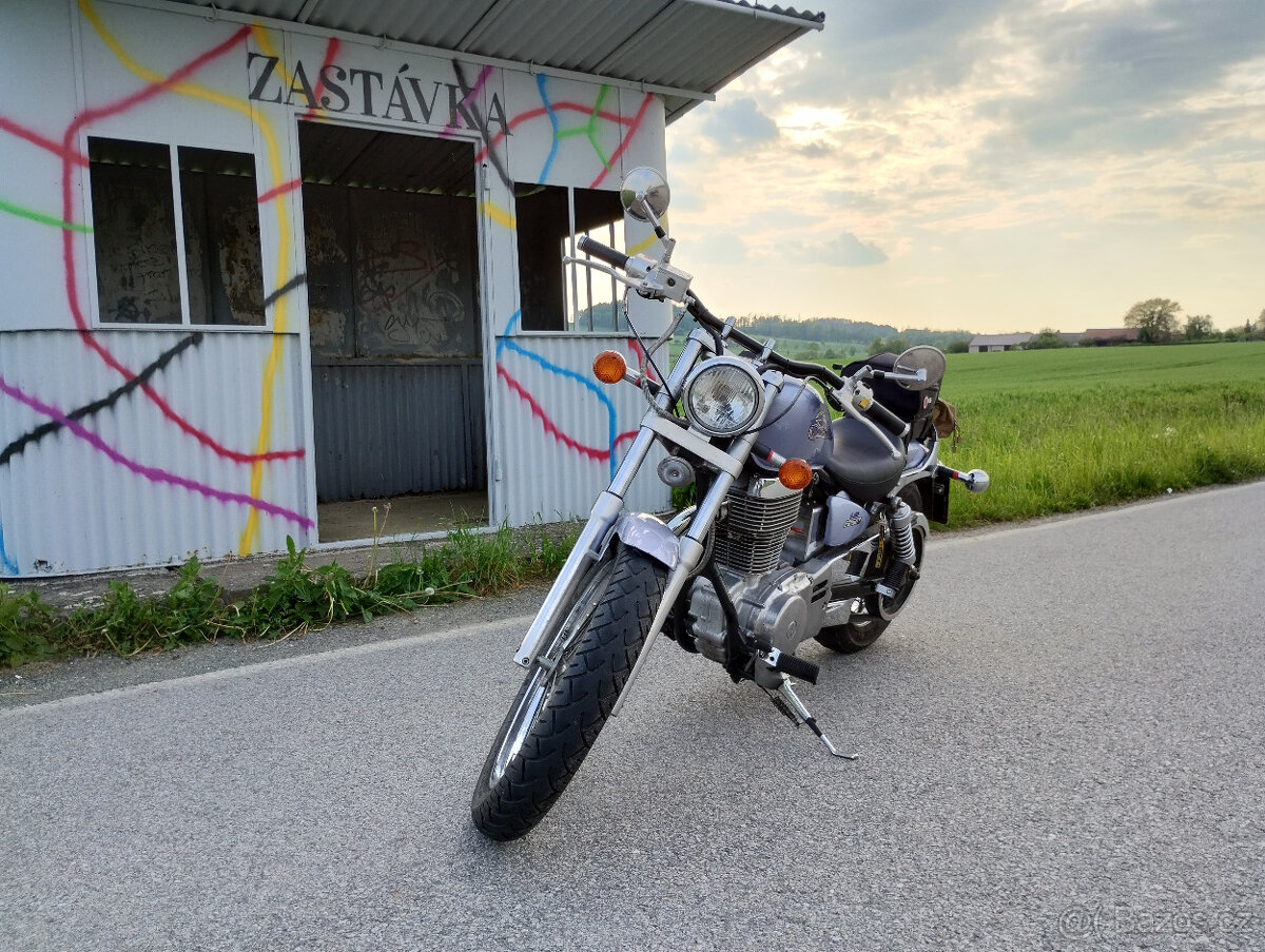 Suzuki Savage 650