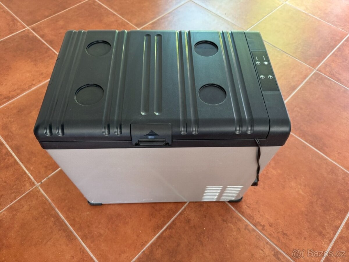 kompresorová chladnička mrazák Compass