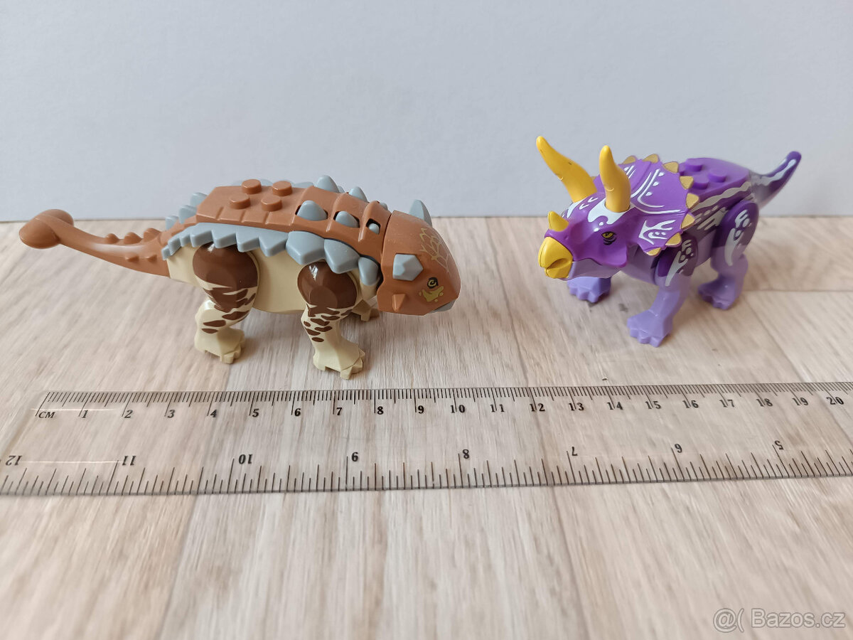 Dinosaurus ankylosaurus a triceratops