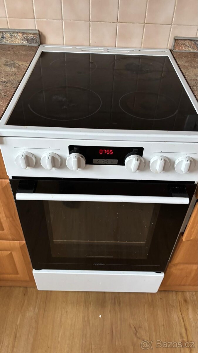 ZACHVALÝ sporák MORA