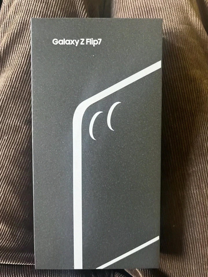 Samsung Galaxy Z Flip7