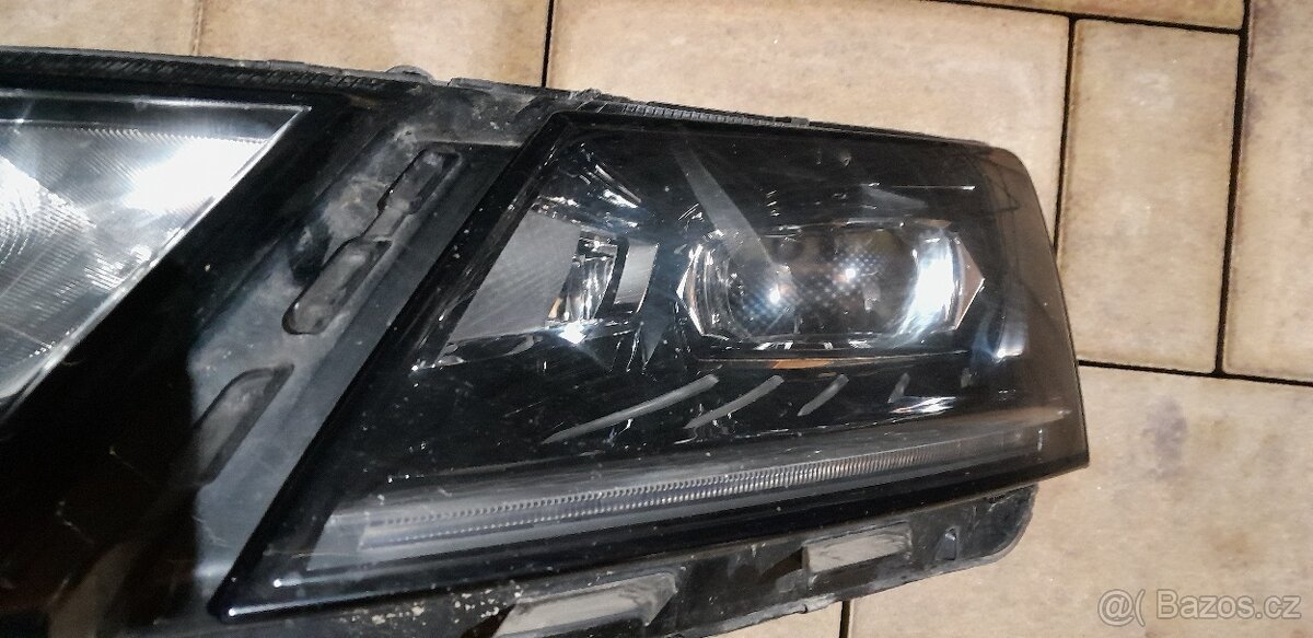 Prodám na Škoda Octavia 3 LP světlo poškozené 5E1941015D
