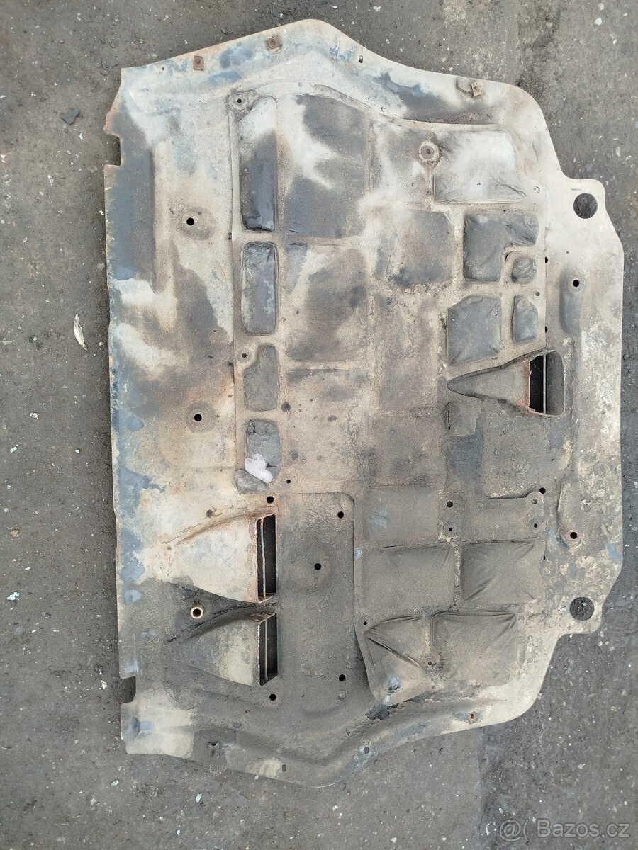 Plechový kryt pod motor na Š Octavia 2