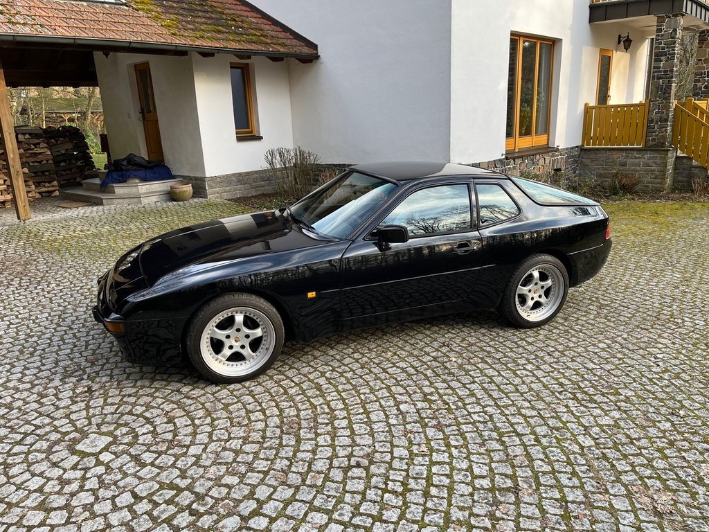 Porsche 944  2,5  120kw rv.83