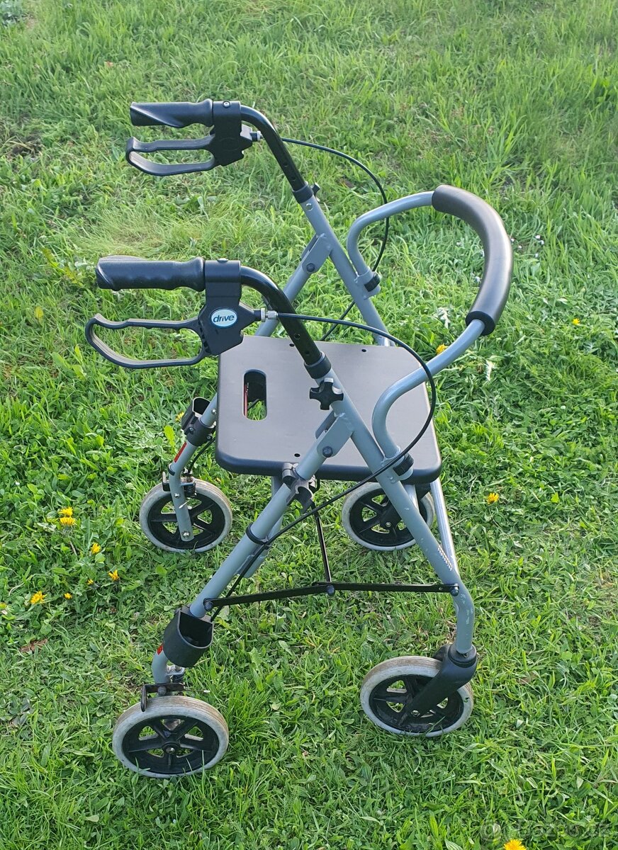 Chodítko pro seniory značky Drive Medical