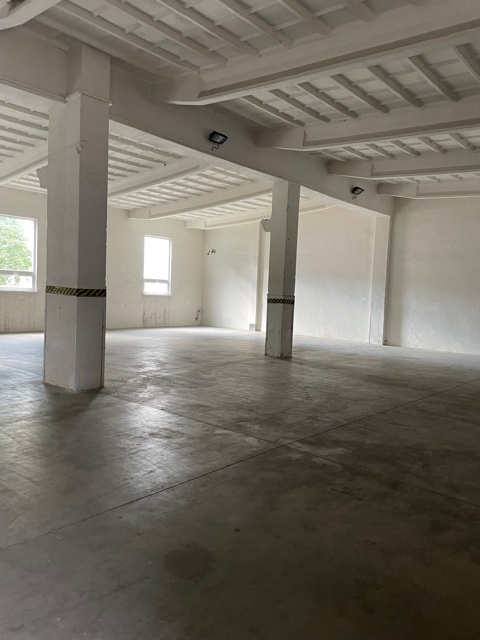 410 m2 Skladovací a výrobní prostory