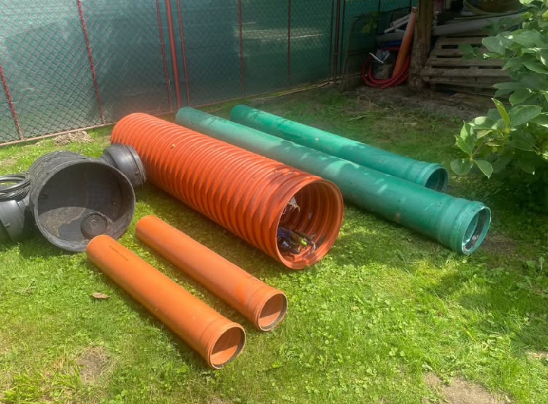 Kanalizační a vodovodní materiál