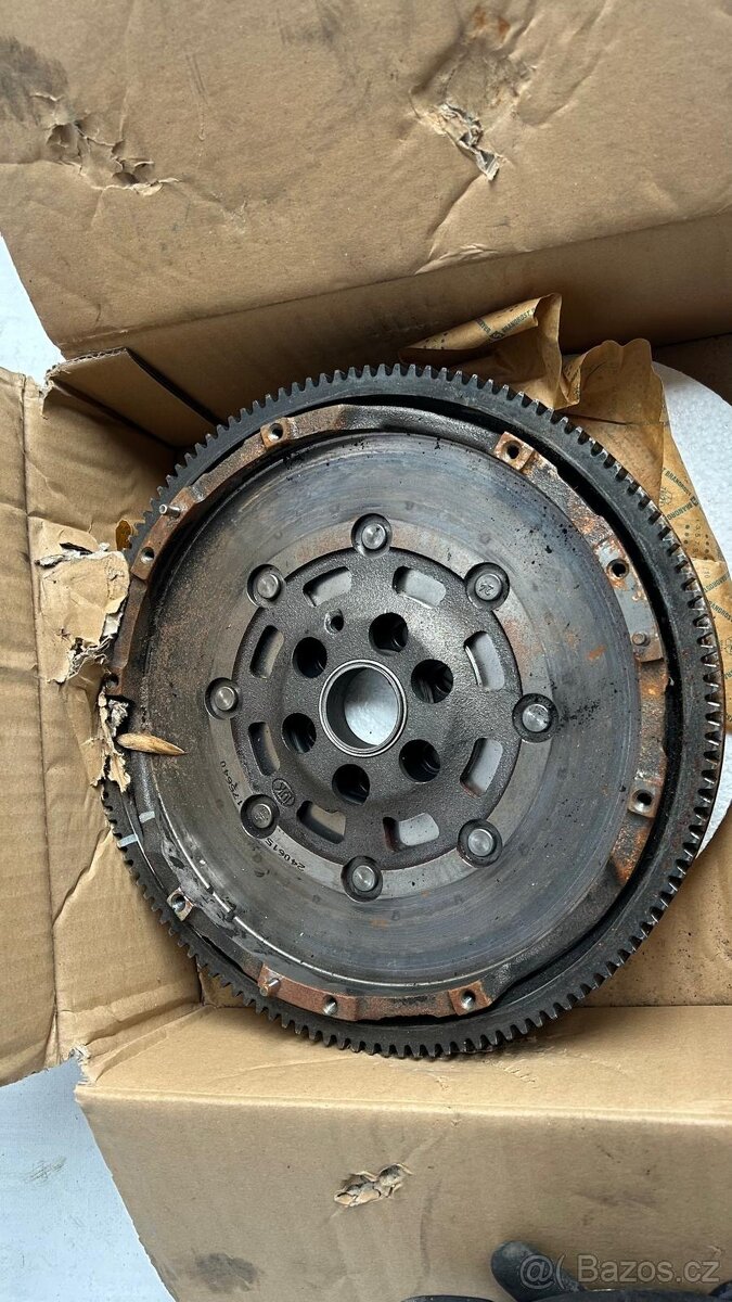Seat Ateca setrvačník Sachs 04E105266N