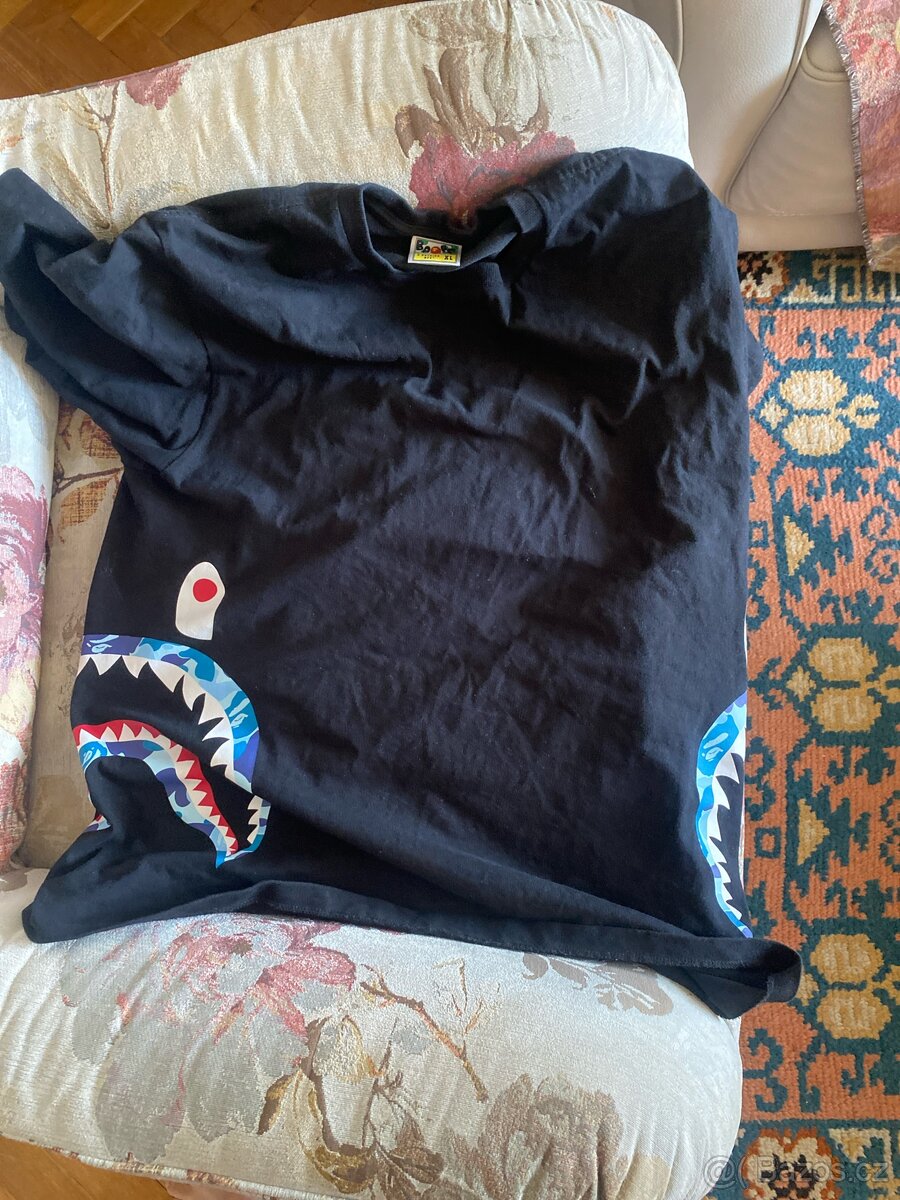 bape triko XL, jako nové