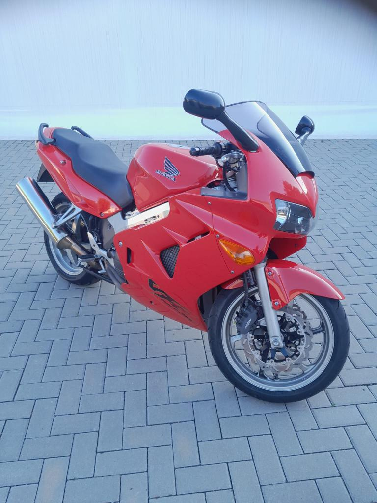 Prodám Honda VFR 800FI RC48