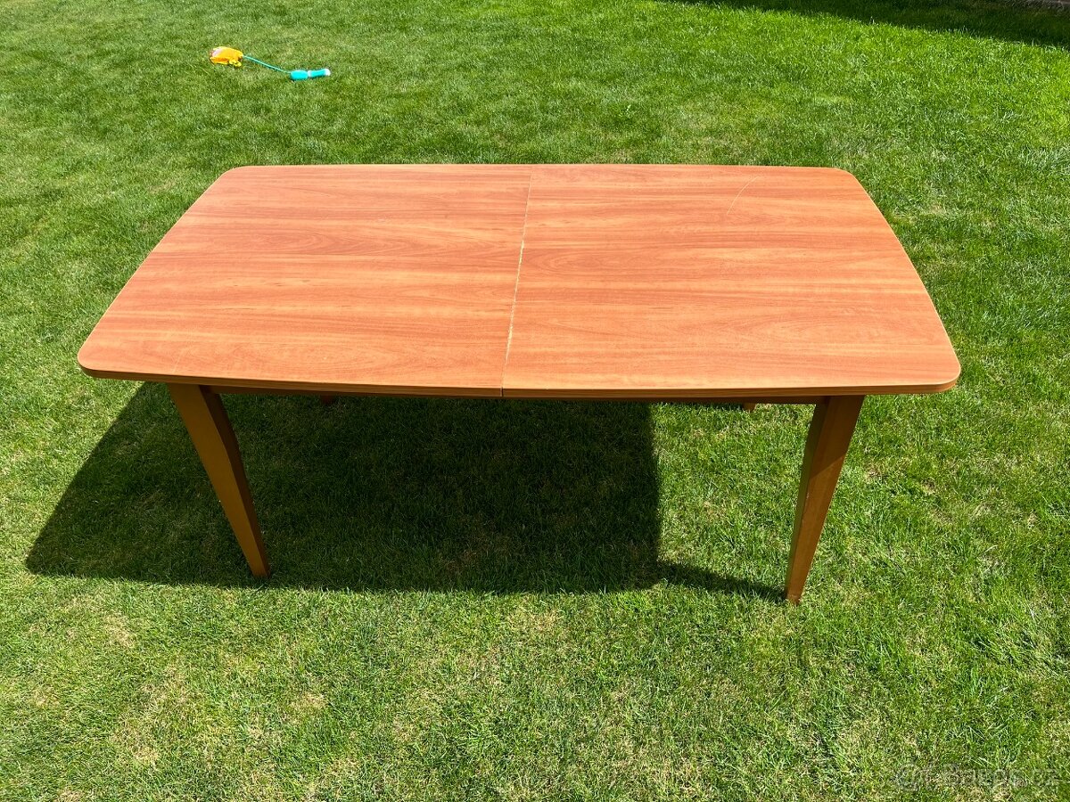 Jídelní / zahradní stůl rozkládací 160/200 x 90 cm (37 kg)