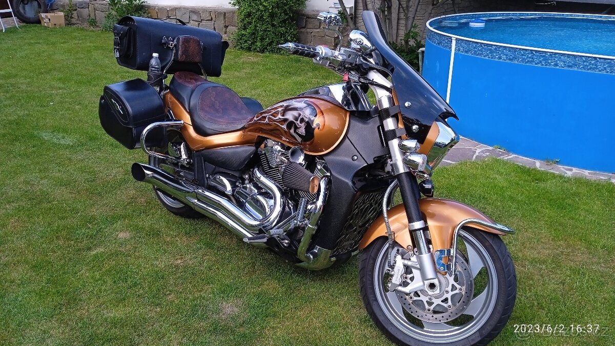 Suzuki 1800M109R Boulevard