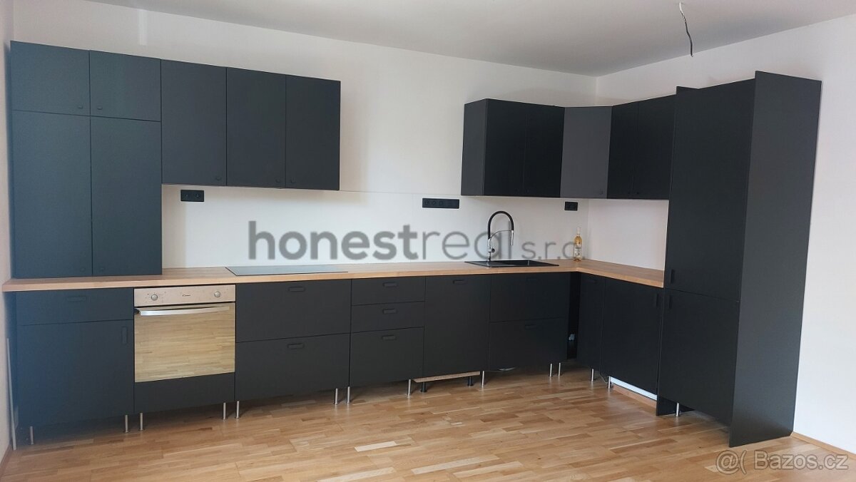 Exkluzivně cihl. OV 2+kk, id. 1/3 na RD, Slovinská, Brno
