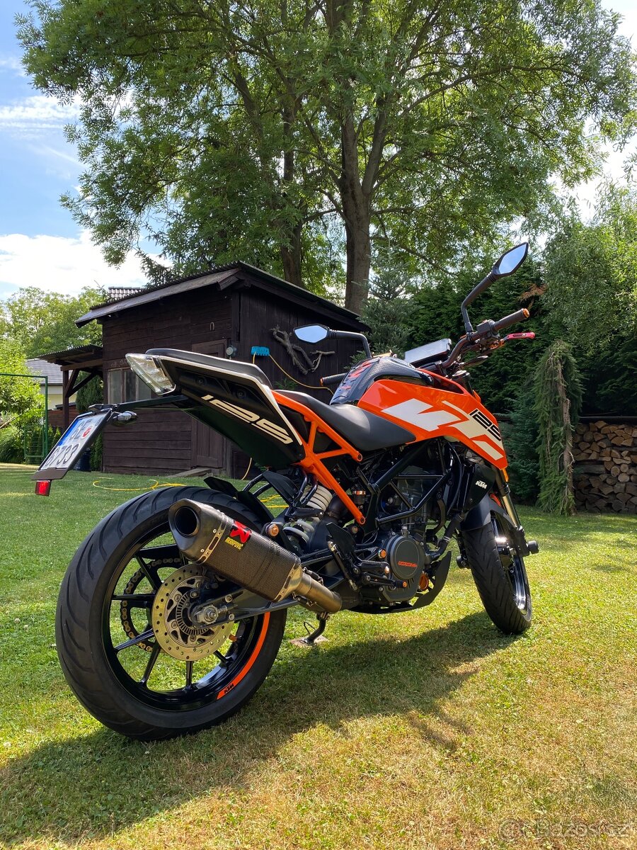 KTM Duke 125 (AKRAPOVIČ)