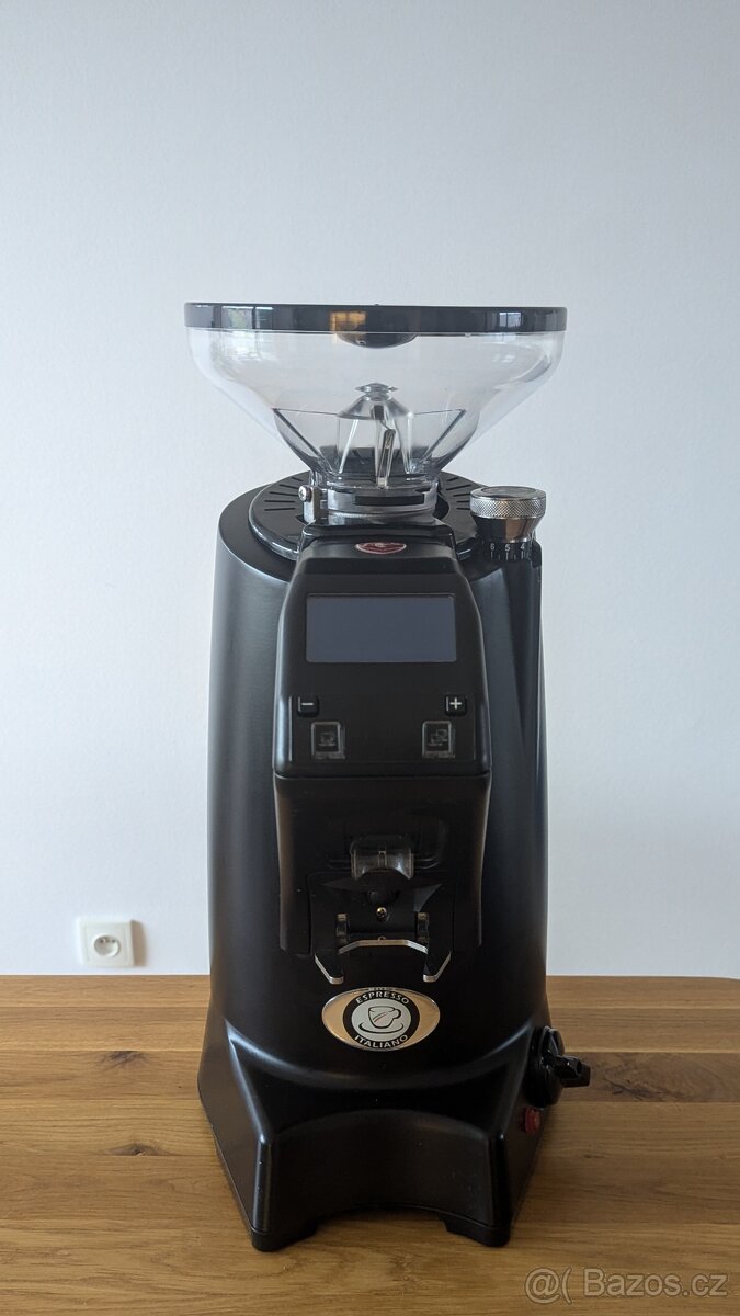 Mlýnek na kávu Eureka ZENITH 65E
