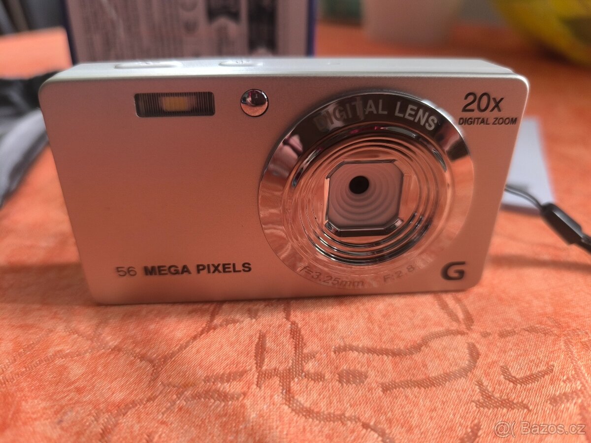 Digitalni fotoaparat 56 megapixels