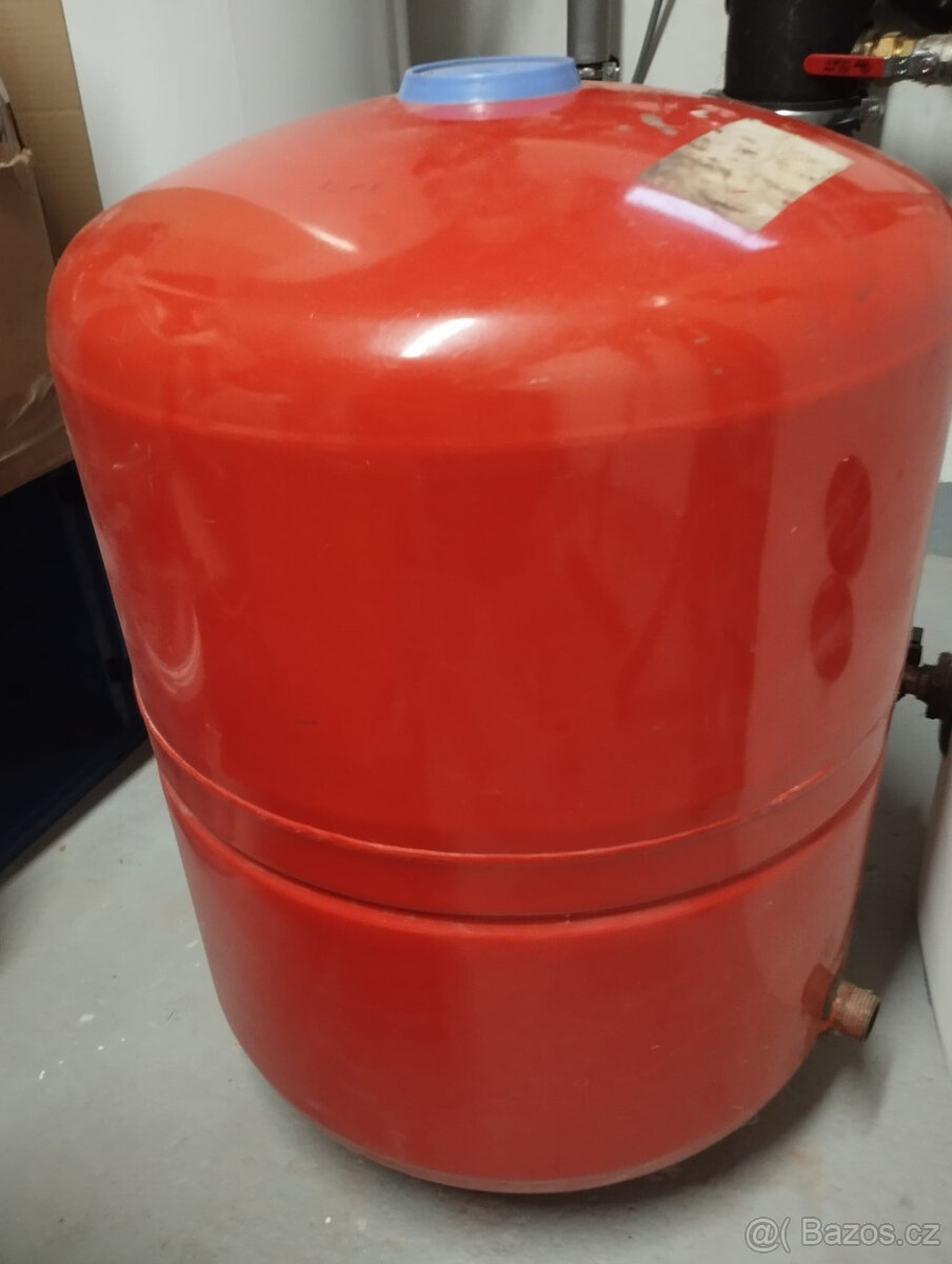 Prodám expanzní nádrž