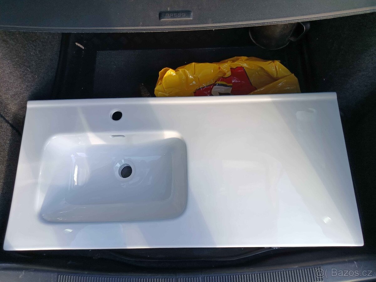 Veliké umyvadlo s odkládací plochou nové