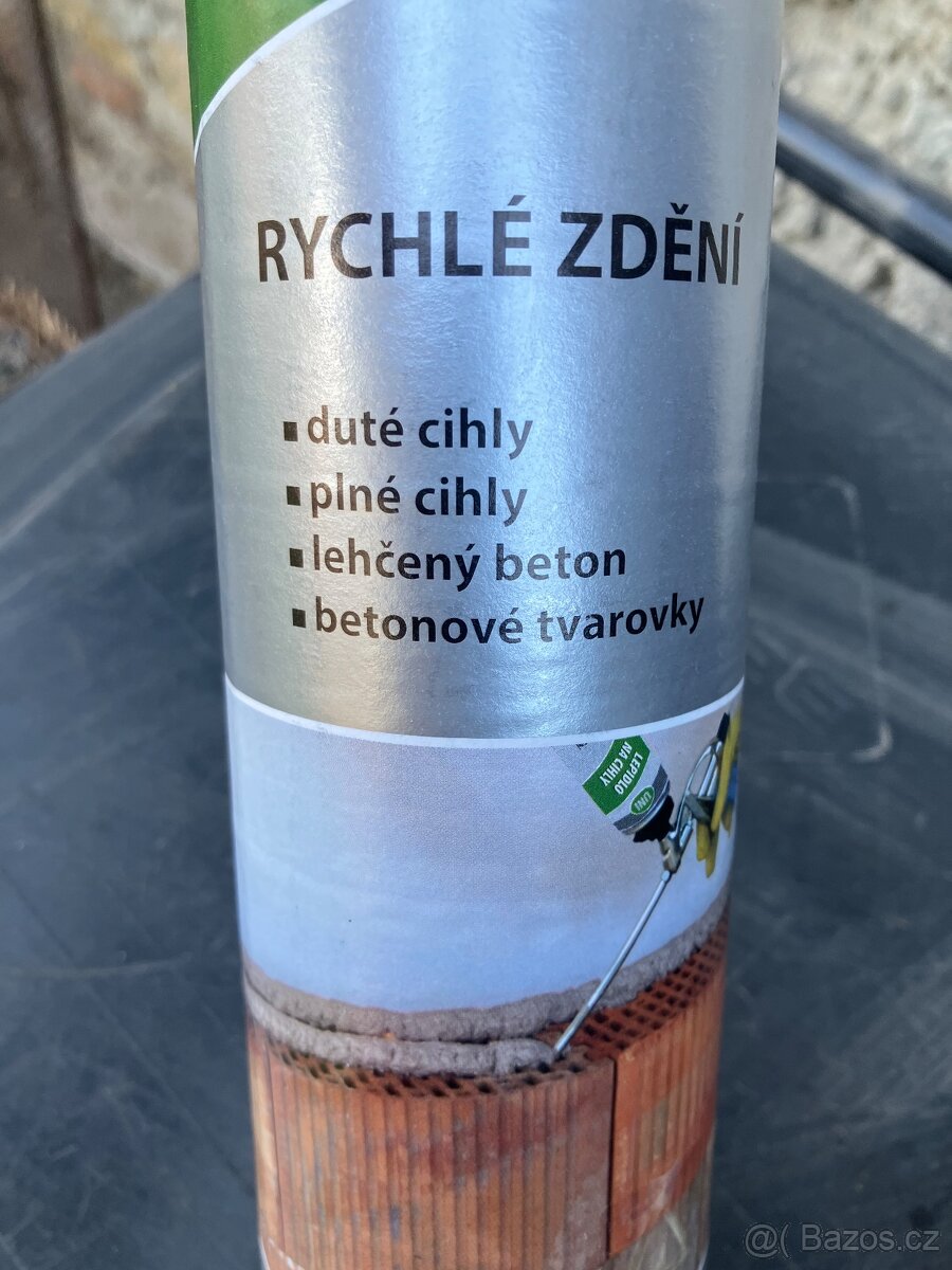 Lepidlo na cihly a tvarnice