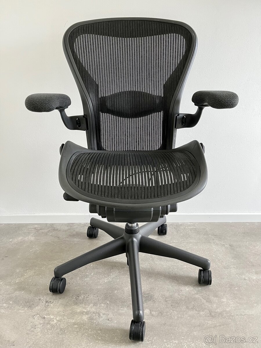 Kancelářská židle Herman Miller Aeron