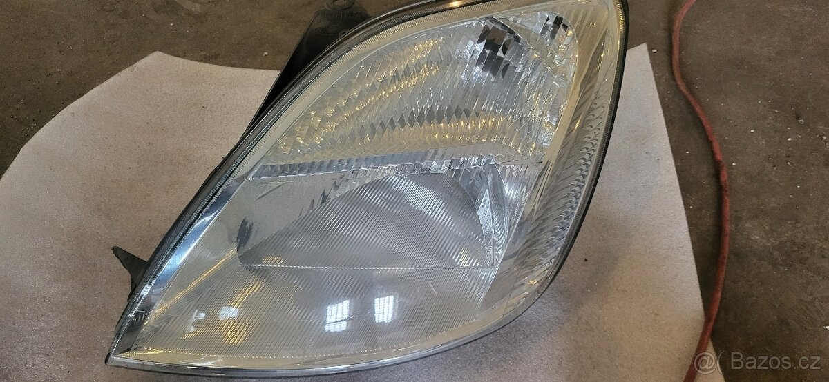 Přední světla na Ford Fiesta