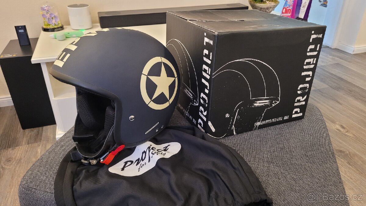 Nová stylová helma na motorku / skútr bez plexi vel. S (56)