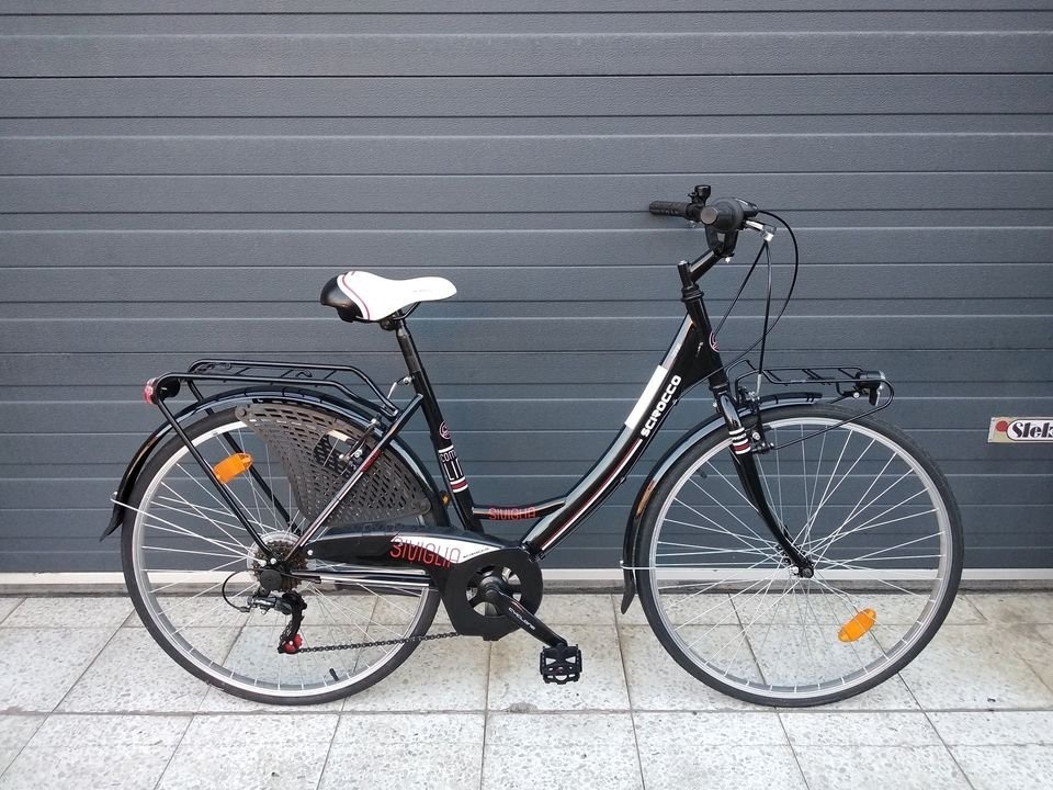 Nové kompletně vybavené trekové kolo Siviglia 28", 18" rám