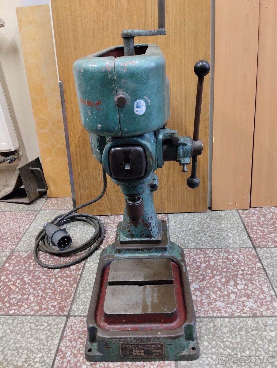 Stolní stojanová vrtačka