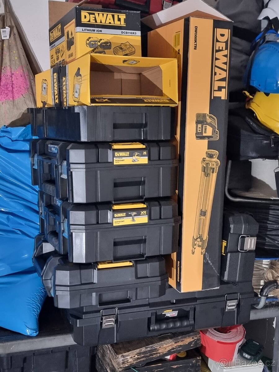 Prodám své nářadí Dewalt- Top Stav