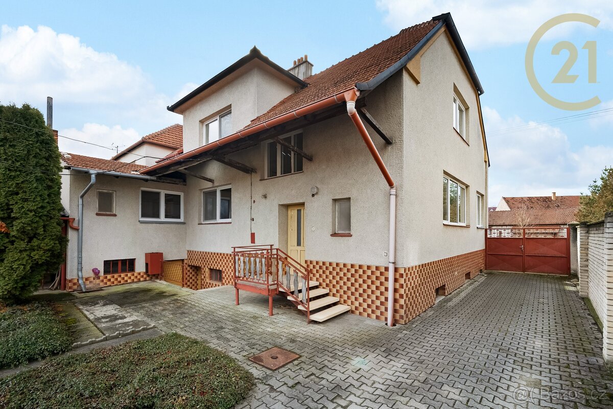 PRODEJ RD ŠARDICE 6+1, GARÁŽ, ZAHRADA, SKLEP, PŮDA