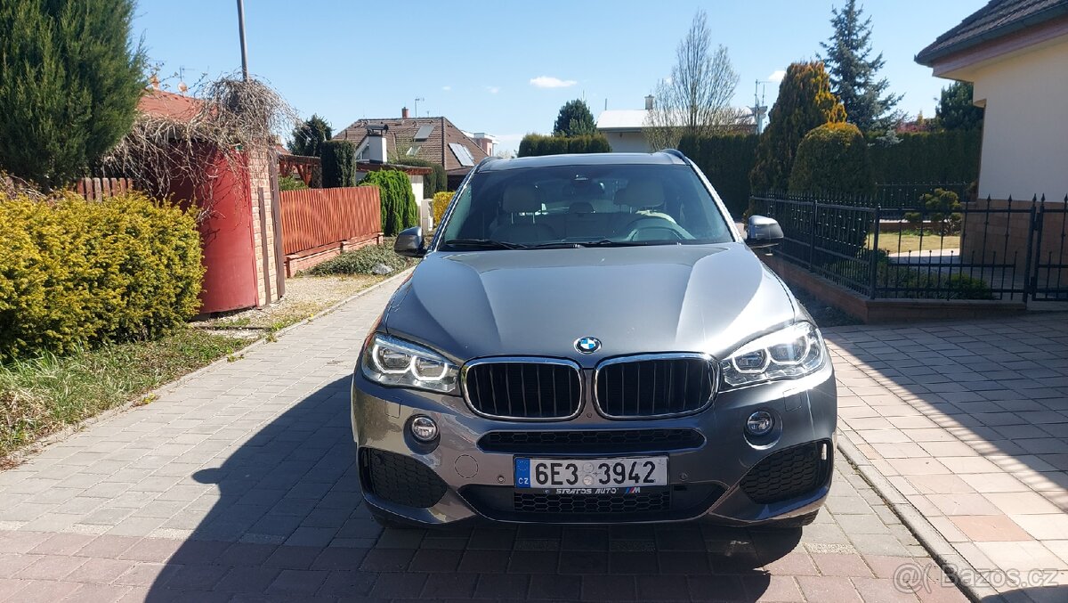 Bmw x5 f15 3,0d M-Paket 90tis/km a 2016 letní-zimní alu kola