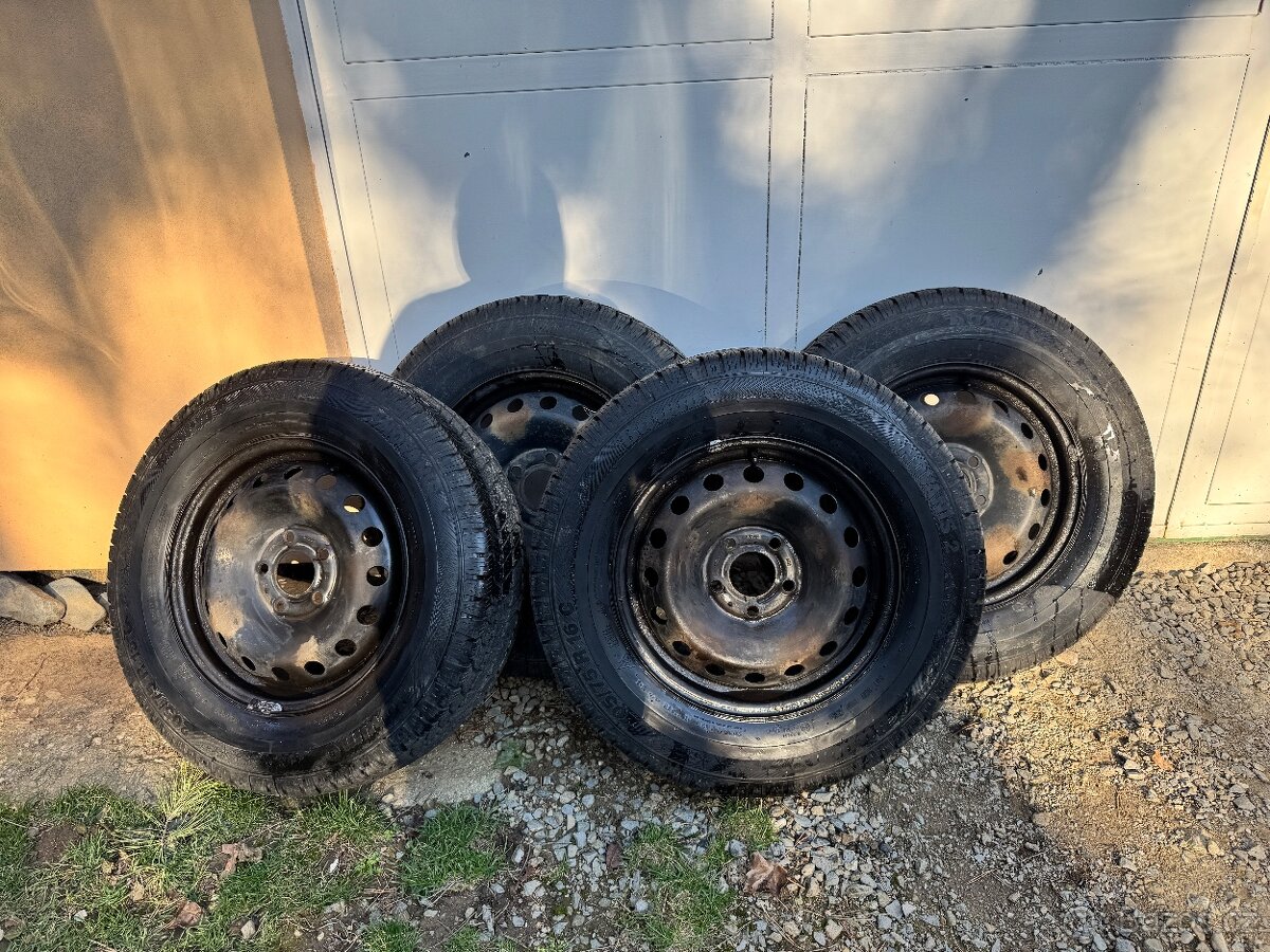 plechové disky+zimní pneumatiky barum snovanis 2 R16C