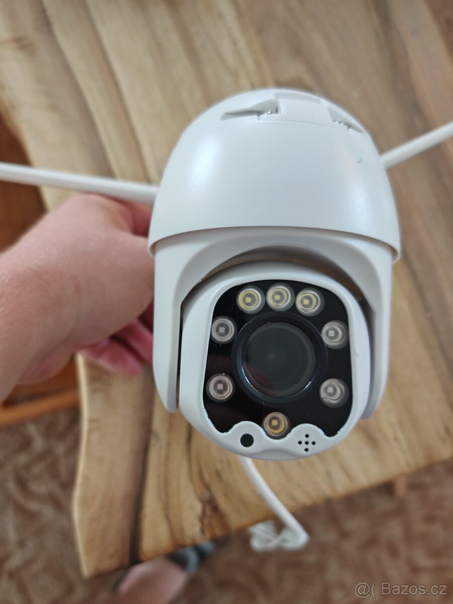 Otočná bezpečnostní kamera Tuya 1080p, 3x optický zoom
