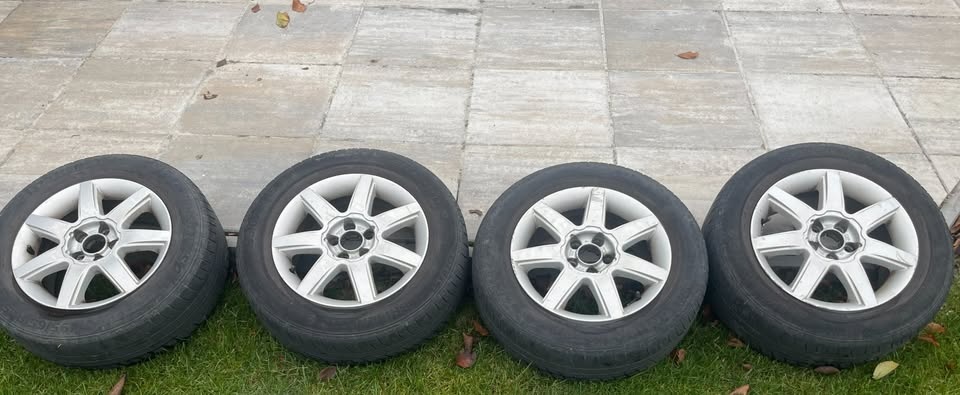 4x Alu kola SEAT 195/65 R15 s letni pneu