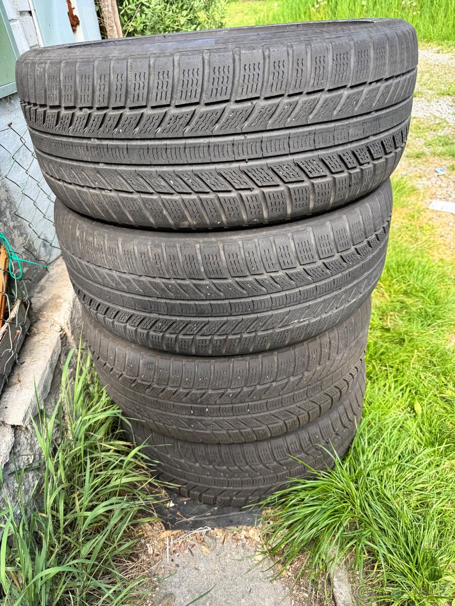 zimní pneu 225/45/R18 celá sada jen 1200kč