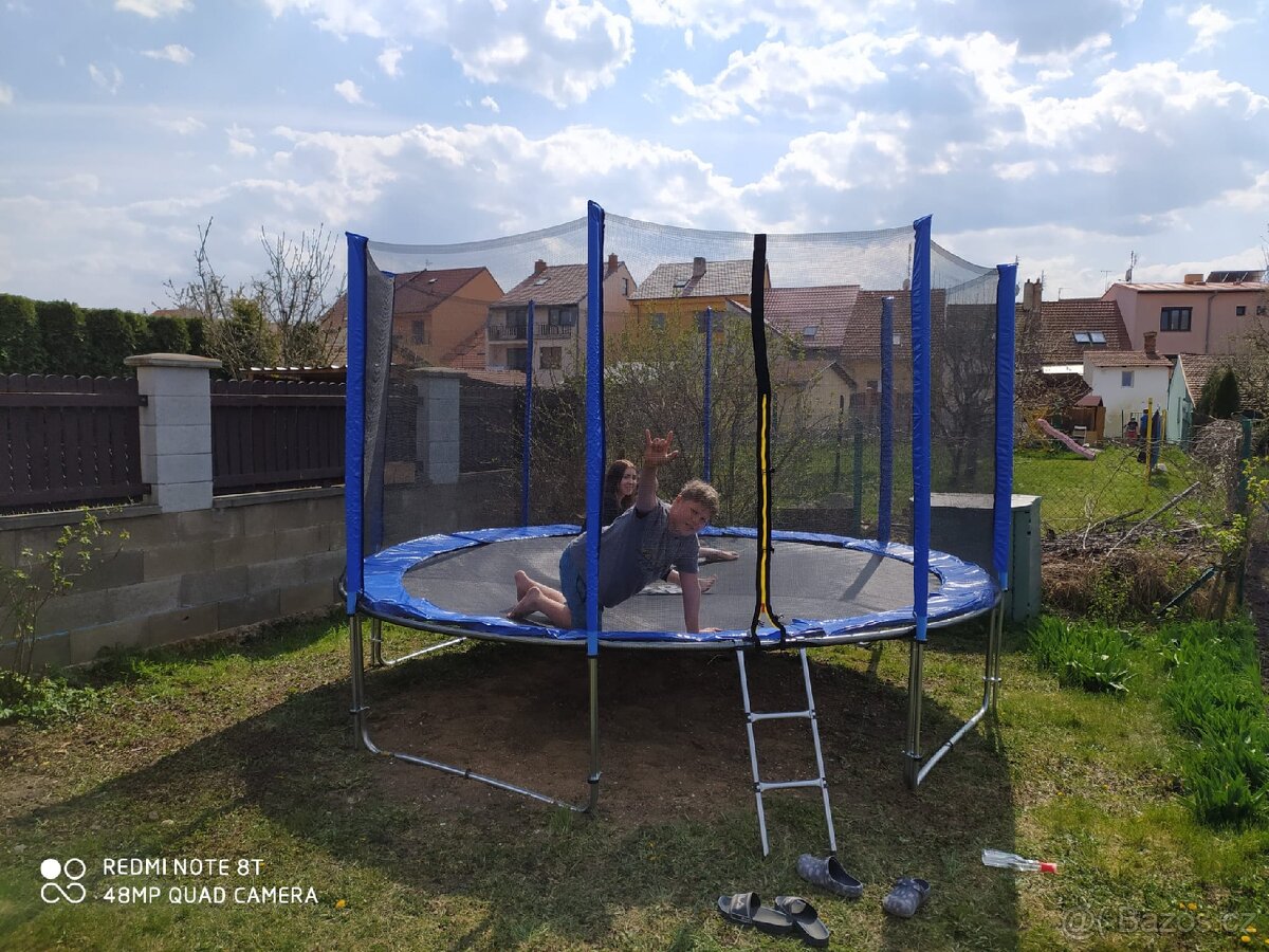trampolína