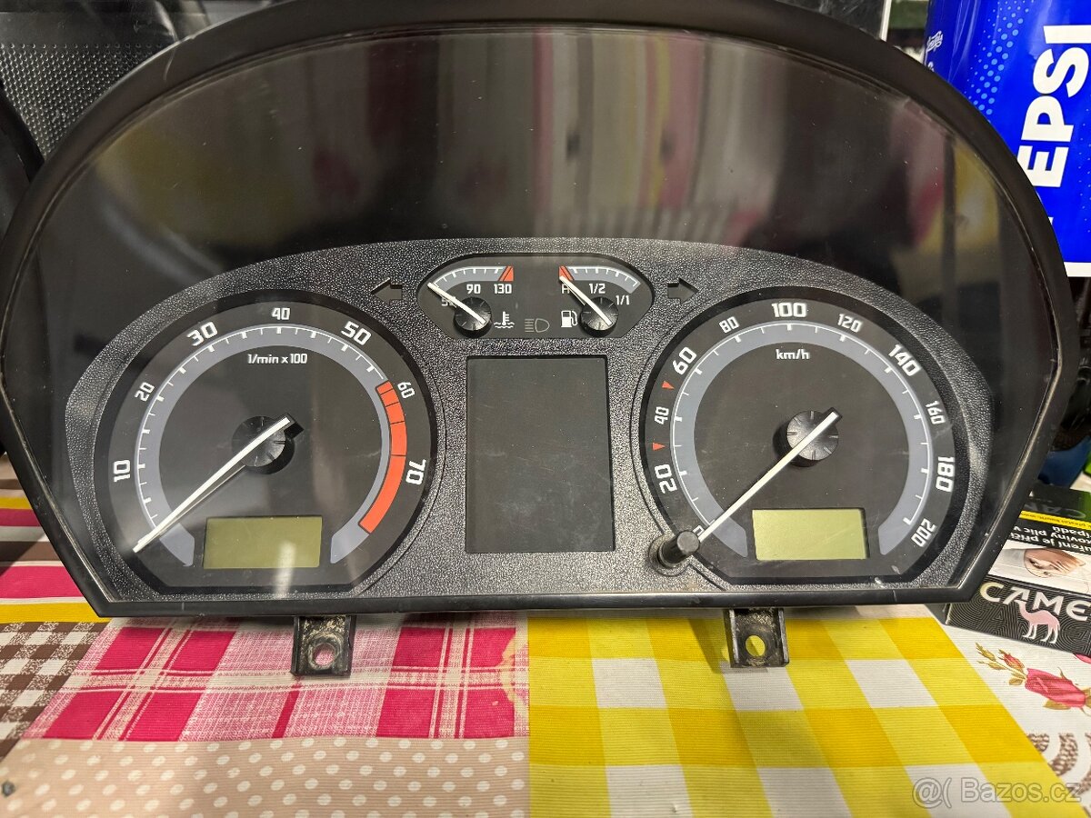 Fabie 1 budiky 1,4 55kw 2005