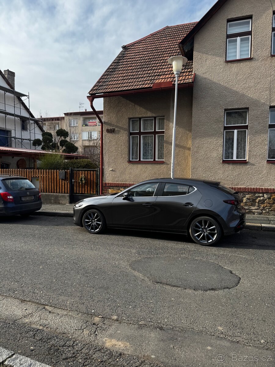 Mazda 3 Okno/dveře