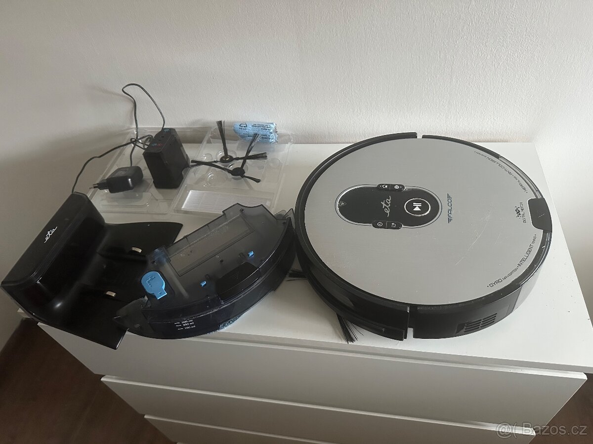 Robotický vysavač ETA - vysává i mopuje