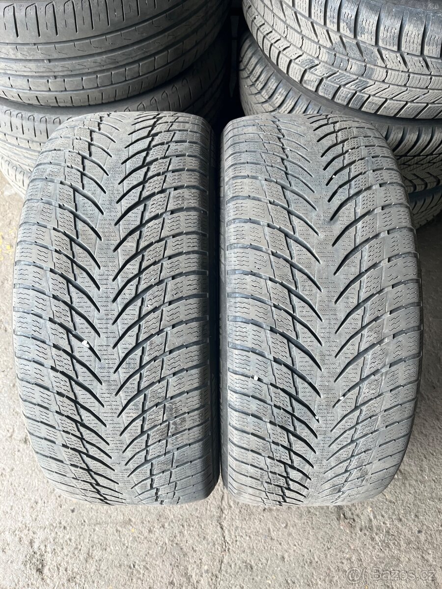 235/45 R18 98V Nokian
