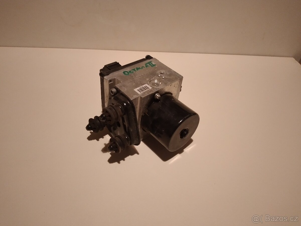 Řídící jednotka ABS VW Passat B6 3C0 614 095.Q