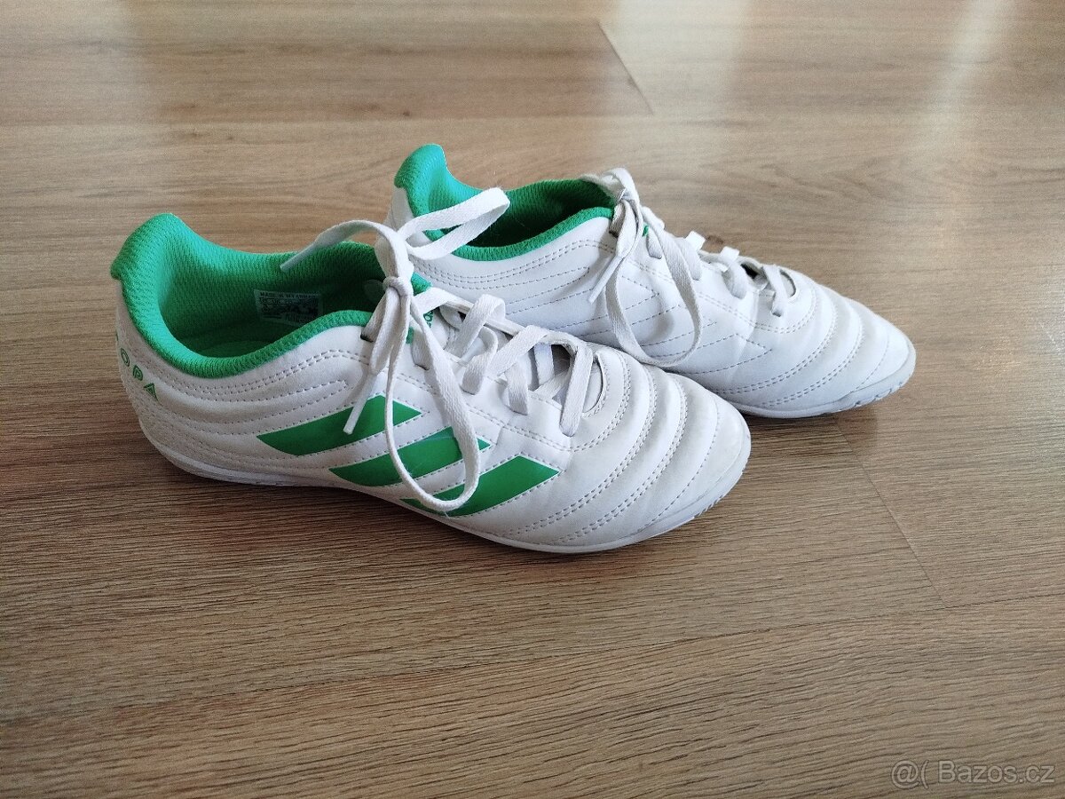 Dětská sálová obuv Adidas vel. 35